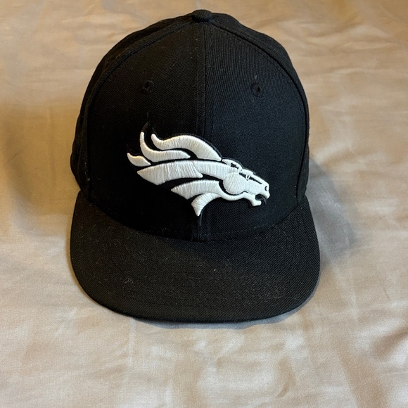 New Era Black Cap with White Embroidered Logo - Picture 1 of 3